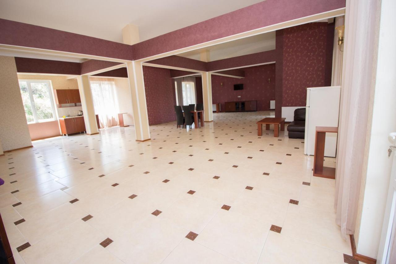 Отель Tbili House Тбилиси Экстерьер фото